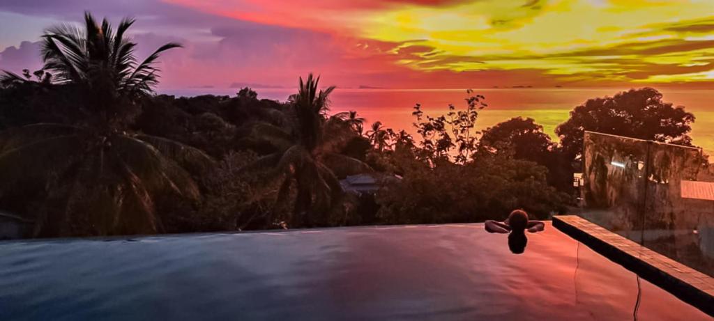 Villa Bianca, piscine privée à débordement vue mer! – Koh Phangan